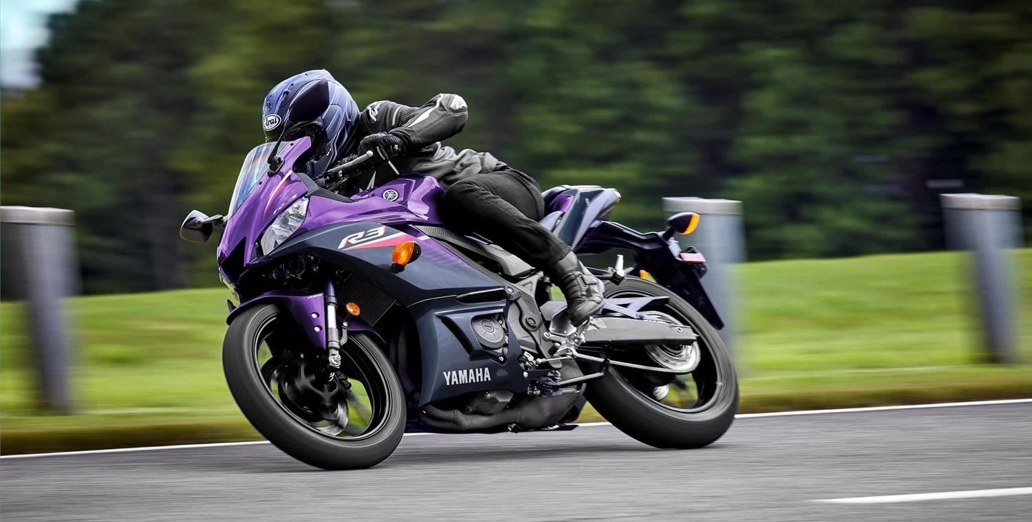 Com poucas mudanças, Yamaha R3 vai para a pista - moto.com.br