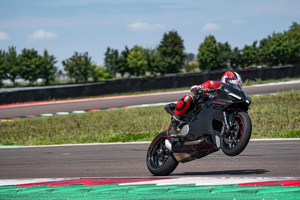 Ducati Panigale V2 2024