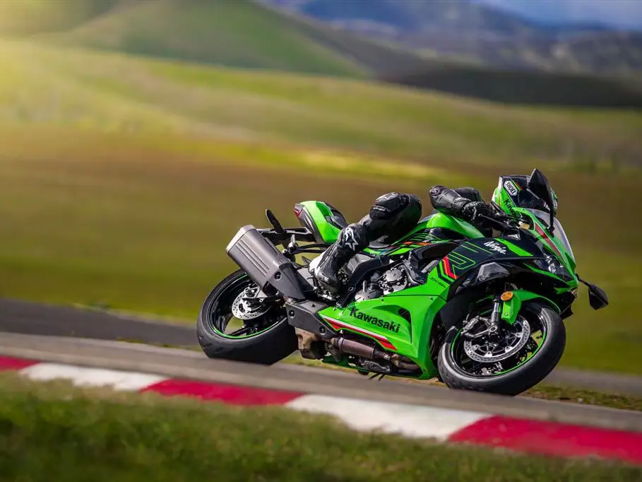 Kawasaki Ninja ZX6R 2024 é lançada com melhorias Webmotors