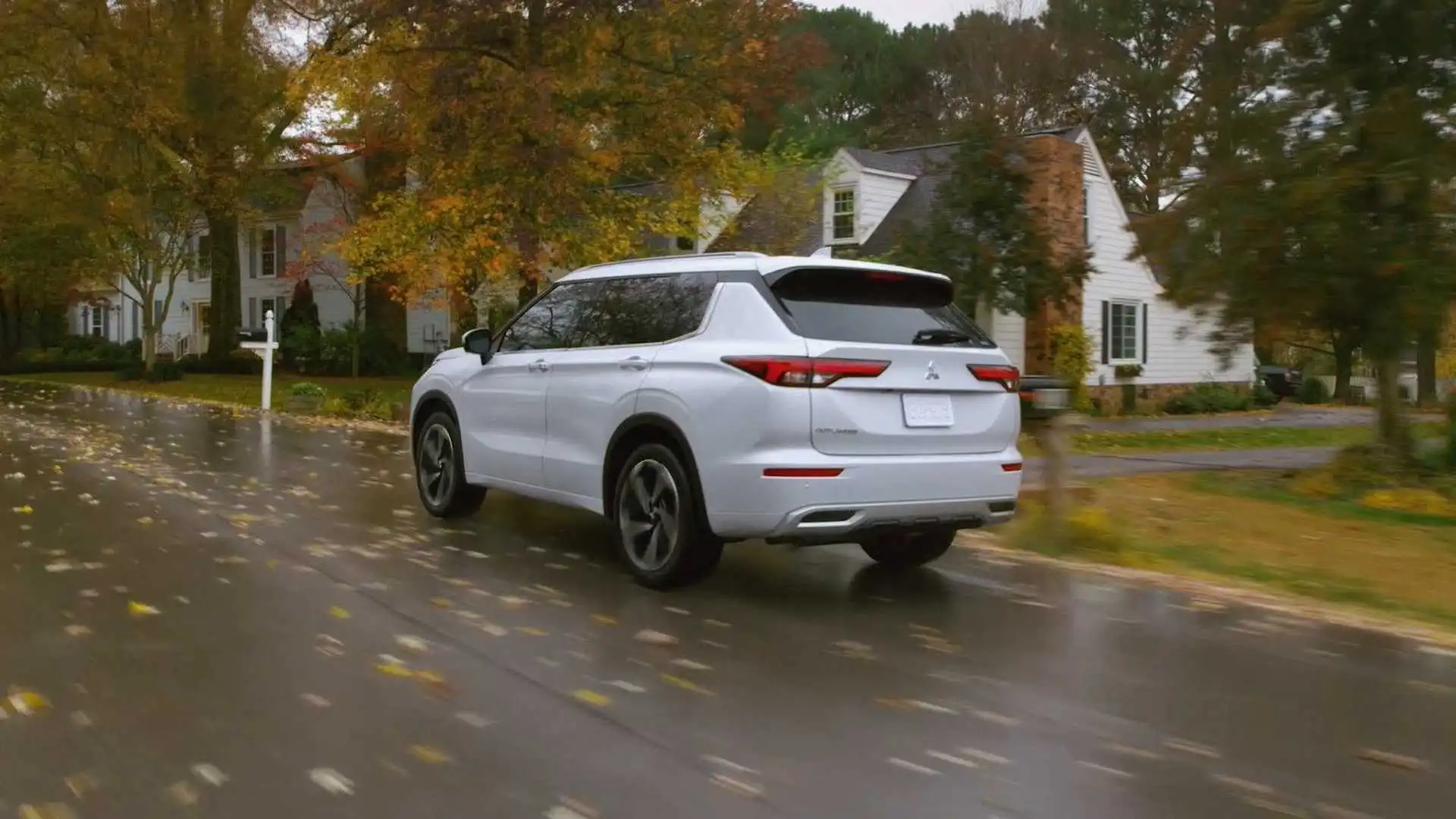 2022 Mitsubishi Outlander Exterior 1