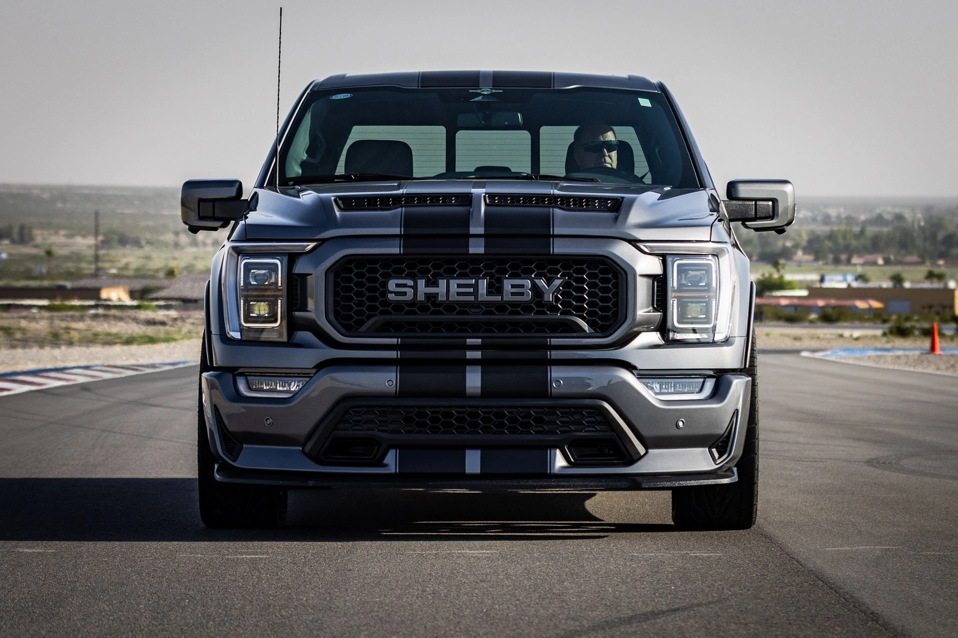 Shelby 38 Destaque