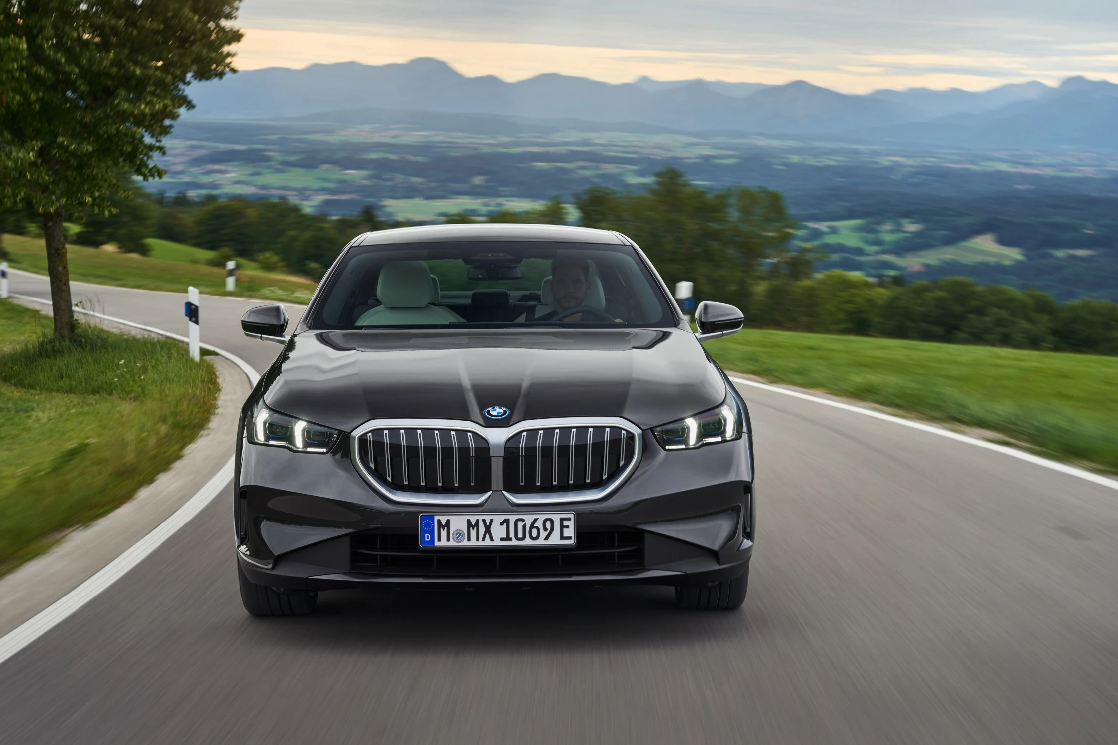Novo BMW Série 5 chega ao Brasil em 2024 apenas na versão 100% elétrica