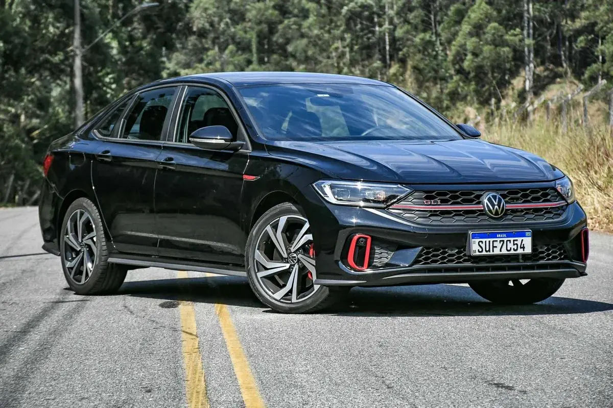 Jetta GLI 2024 0km tem preços abaixo da tabela FIPE com descontos acima