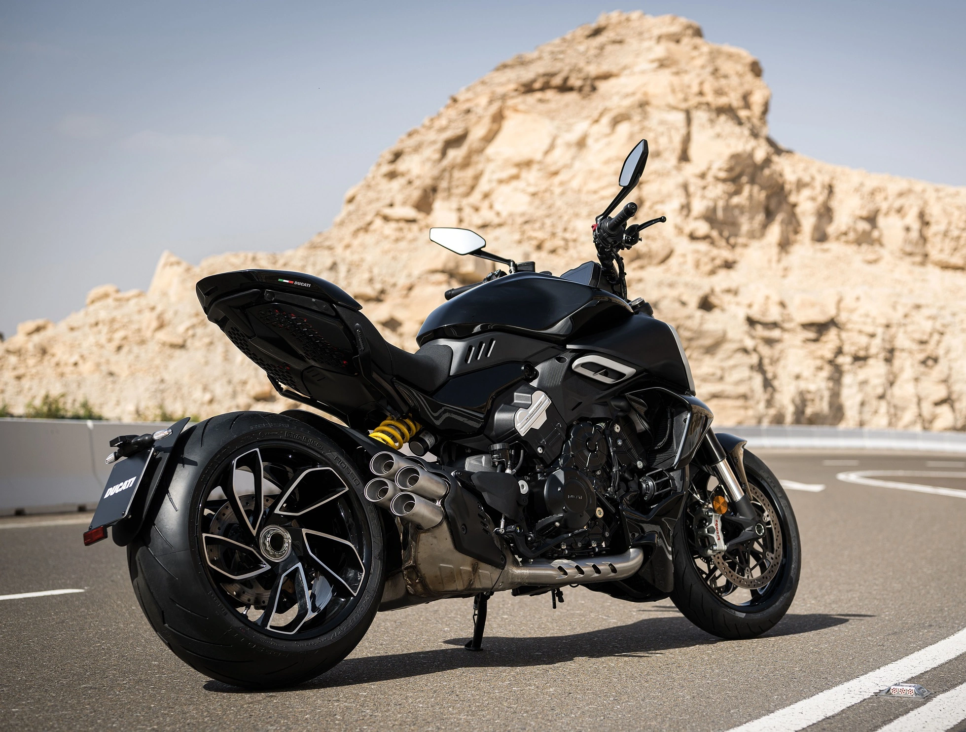 Ducati Diavel V4 (1)