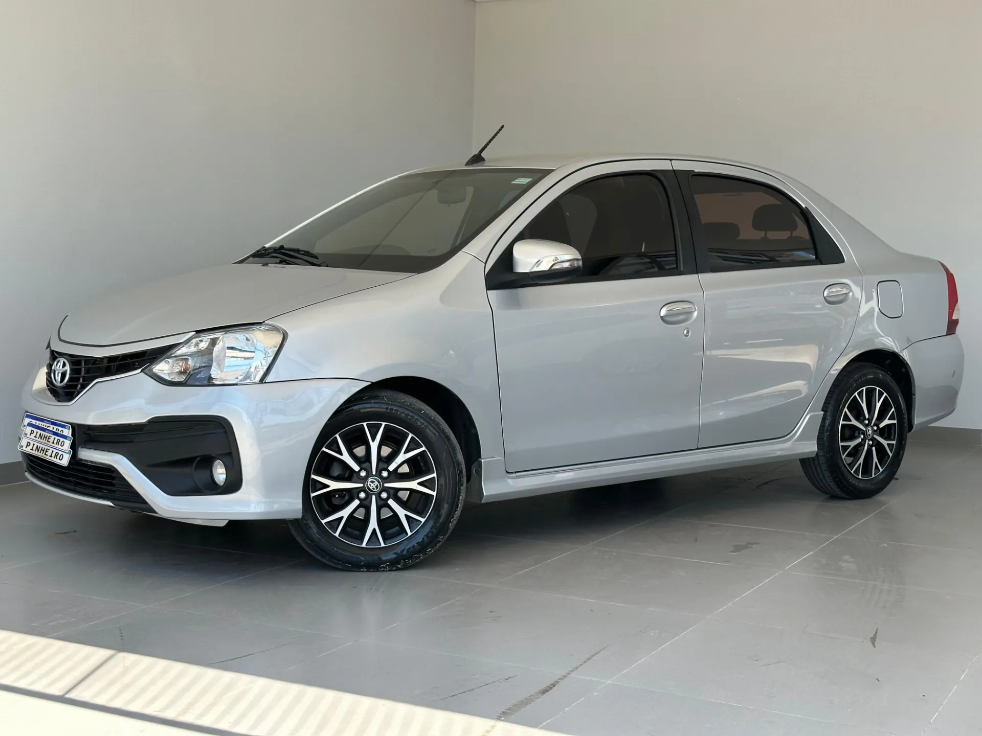 Toyota Etios 1 5 Platinum 16v Flex 4p Automatico Wmimagem12413655435