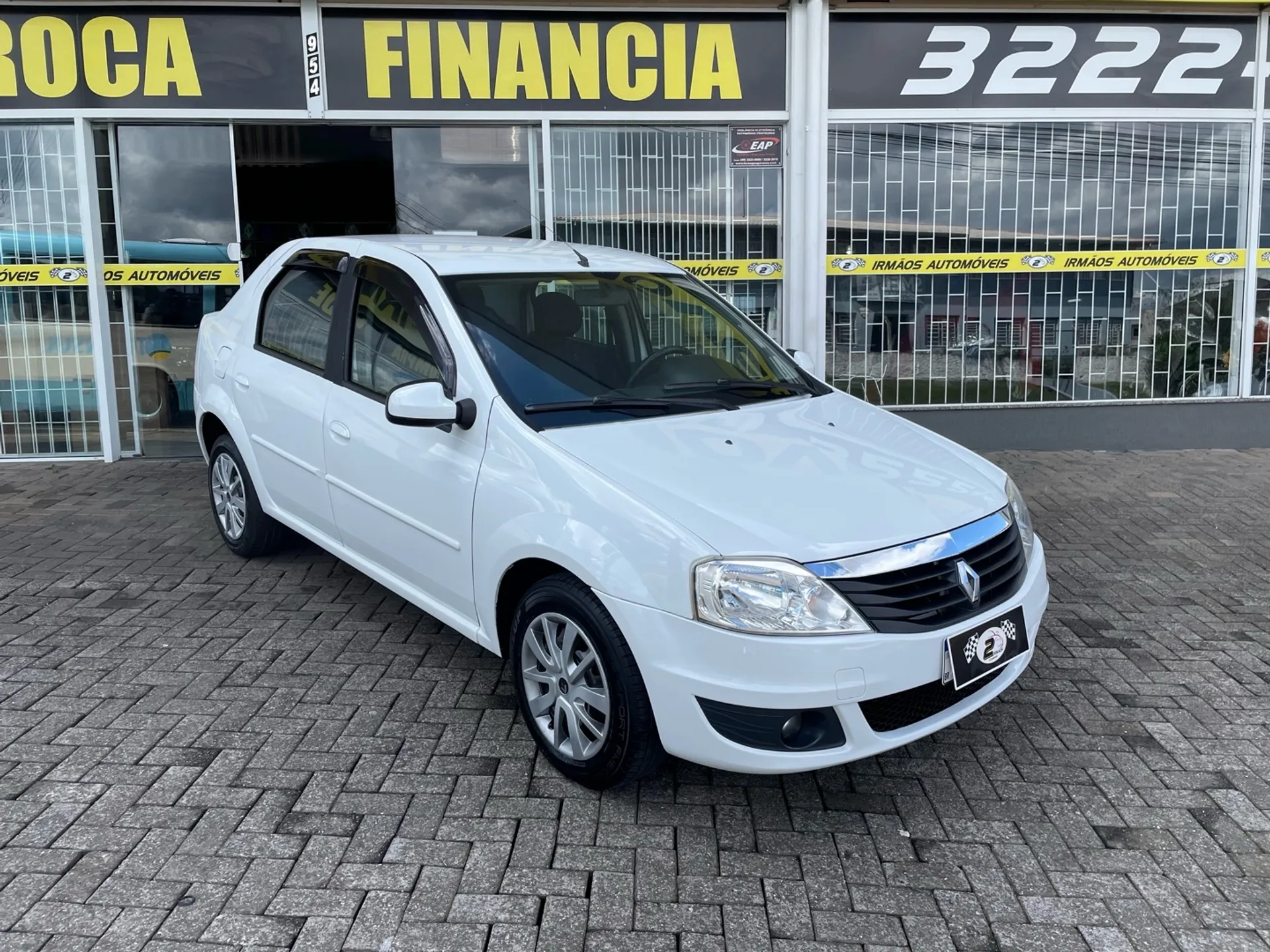 Renault Logan Frente